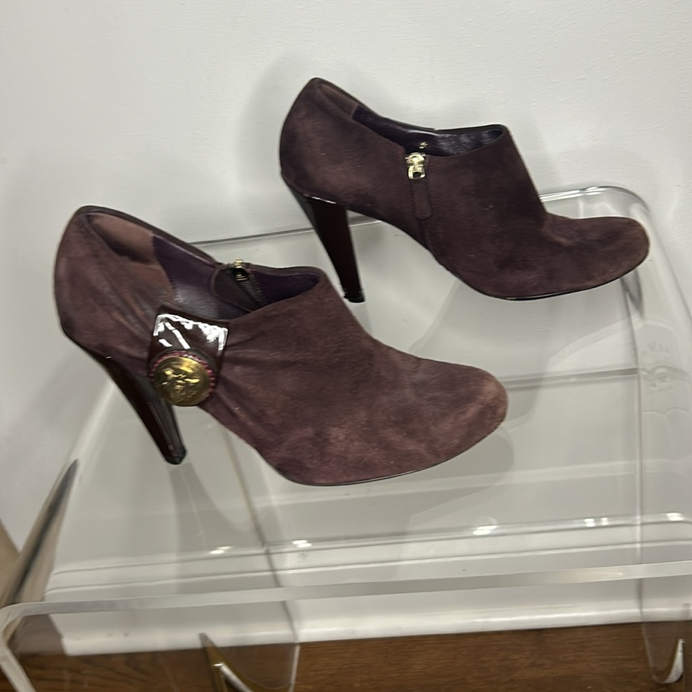 Gucci Shoes!! - Picture 3 of 12